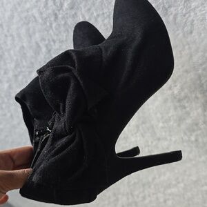 Women's Bootie Heel w/ Bow Design